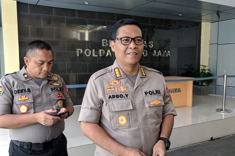 Kabid Humas Polda Metro Jaya, Kombes Argo Yuwono  memberi keterangan ke media pada Senin (1/4/2019) di Mapolda Metro Jaya