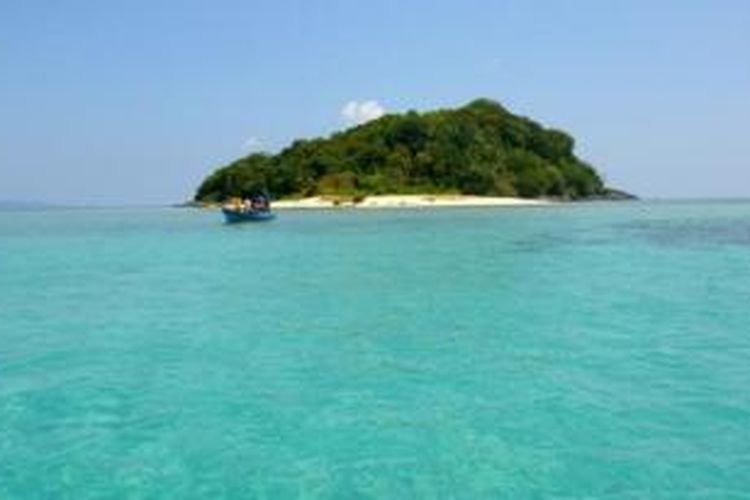 Keindahan Pulau Teles di Kepulauan Anambas yang membius wisatawan. 