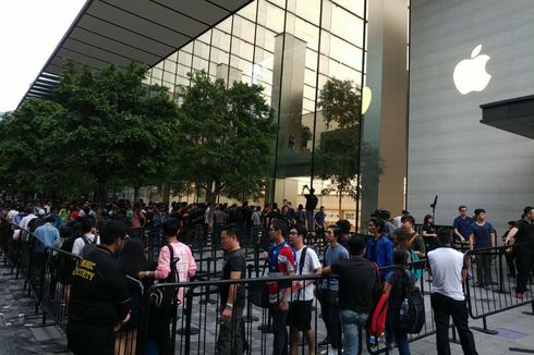 Jelang Penjualan iPhone X di Singapura, Antrean Dibagi Dua Kelompok