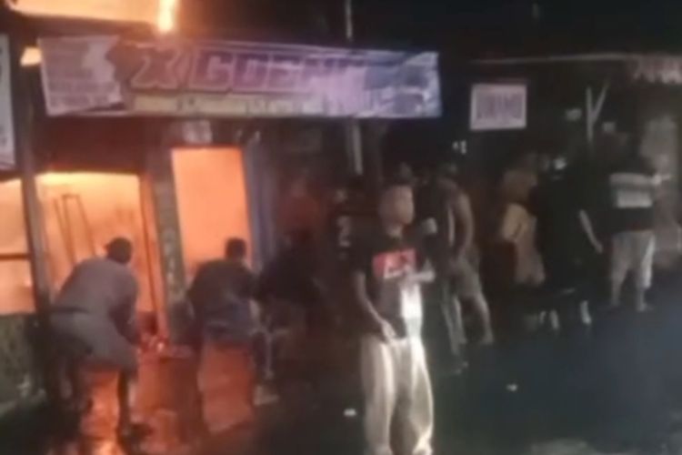 Malam Takbiran, 2 Kios di Komplek Stasiun Pemalang Ludes Terbakar