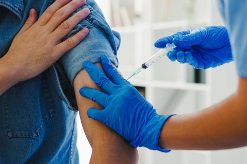Peneliti FKUI: Vaksinasi Perlu Selesai 100 Persen pada Kelompok Rentan