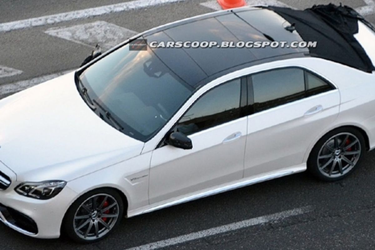 Diyakini ini adalah foto Mercedes-Benz E-Class 2014 facelift, versi E63 AMG.