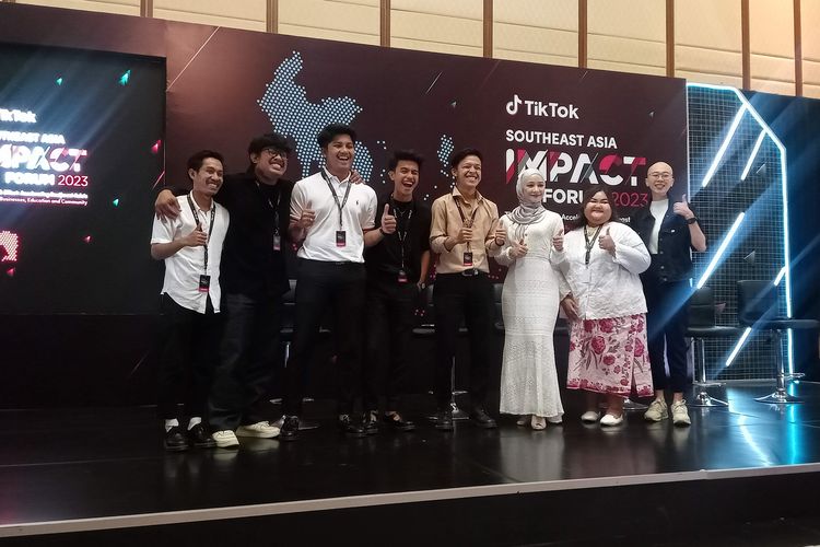 Sejumlah kreator muda yang menginspirasi dalam acara TikTok Southeast Asia Impact Forum yang digelar di Jakarta, beberapa waktu lalu.