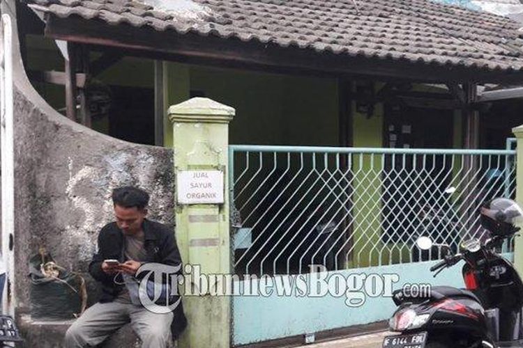 Rumah tempat peracikan obat herbal di Griya Katulampa, Kota Bogor ini kerap dijadikan tempat berkumpul para korban kecelakaan di Tol Jagorawi kawasan Sentul, Kabupaten Bogor. 