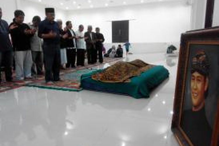 Maestro wayang golek Jawa Barat, Asep Sunandar Sunarya tutup usia pada Senin (31/3/2014) akibat serangangan jantung.