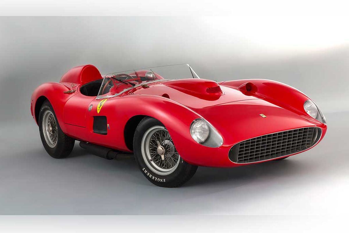 Lionel Messi diketahui memiliki mobikl klasik Ferrari 335 S Spider Scaglietti besutan 1957.