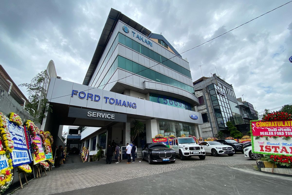 Peresmian diler baru Ford di Tomang, Jakarta Barat, Senin (26/2/2024)