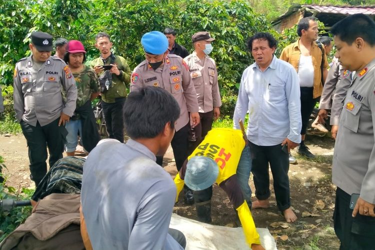 Dua dari empat orang yang diduga menjadi pelaku pencurian hewan ternak kerbau, tewas dihakimi massa di kawasan Desa Sukandebi, Kecamatan Namanteran, Kabupaten Karo, Rabu (8/2/2023).