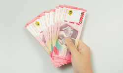 Rupiah Masih Tertekan, Usai OECD Pangkas Proyeksi Pertumbuhan Ekonomi RI 2026