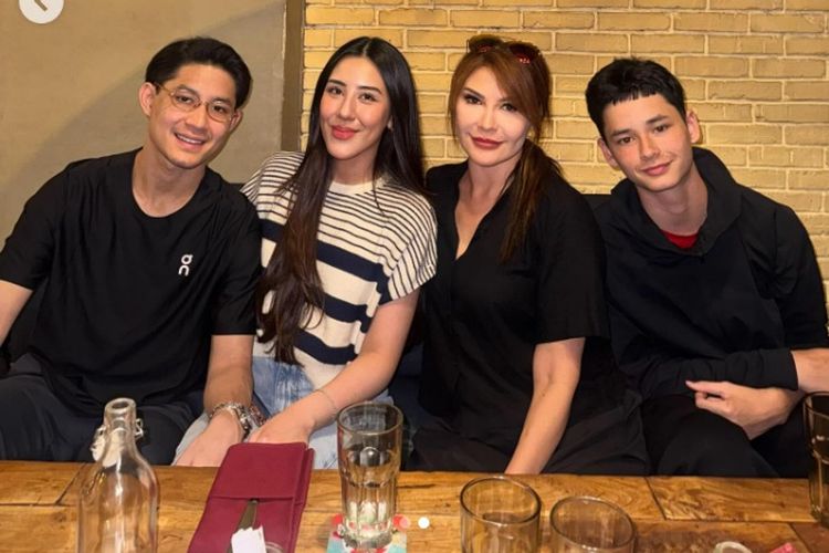 Momen Hangat Tamara Bleszynski Kumpul Bareng Teuku Rassya dan Menantu