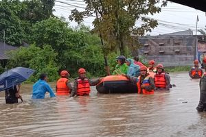 Anomali Cuaca di Tengah Kemarau, Kota Padang Dilanda Banjir di 23 Titik dan 40 Sekolah Terendam