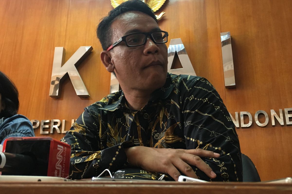 Tim advokasi orangtua bayi Debora, Birgaldo Sinaga mendatangi kantor Komisi Perlindungan Anak Indonesia (KPAI) di Jakarta Pusat, Senin (11/9/2017).