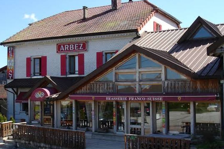 Hotel Arbez di perbatasan Perancis-Swiss.
