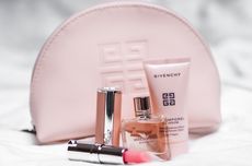 Ketahui Cara Praktis Membawa Makeup dan Body Care saat Traveling