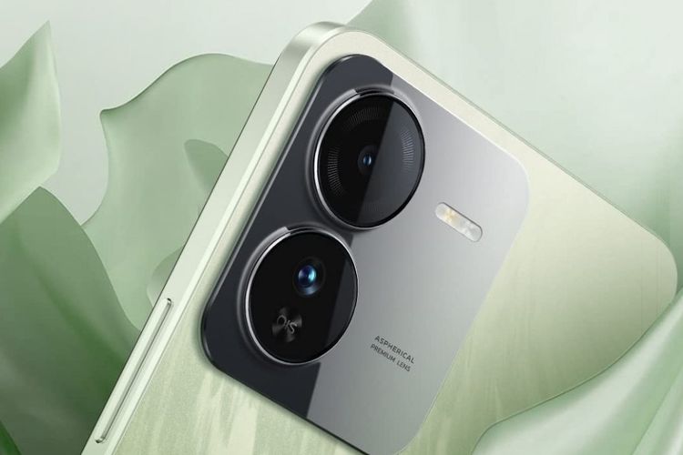 Ilustrasi punggung dan modul kamera belakang iQoo Z9 warna Brushed Green