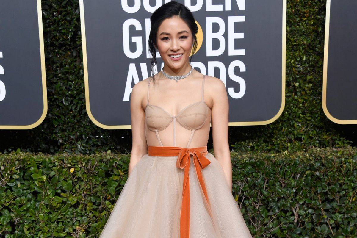 Aktris Constance Wu ketika menghadiri Golden Globe 2019, Minggu (6/1/2018) waktu setempat.