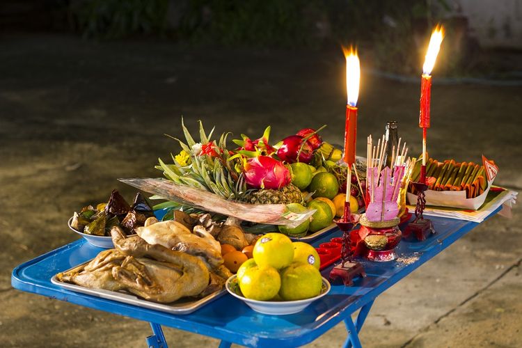 Festival Cioko atau Festival Hantu Kelaparan masyarakat Tionghoa DOK. Shutterstock/aShuruwataRi