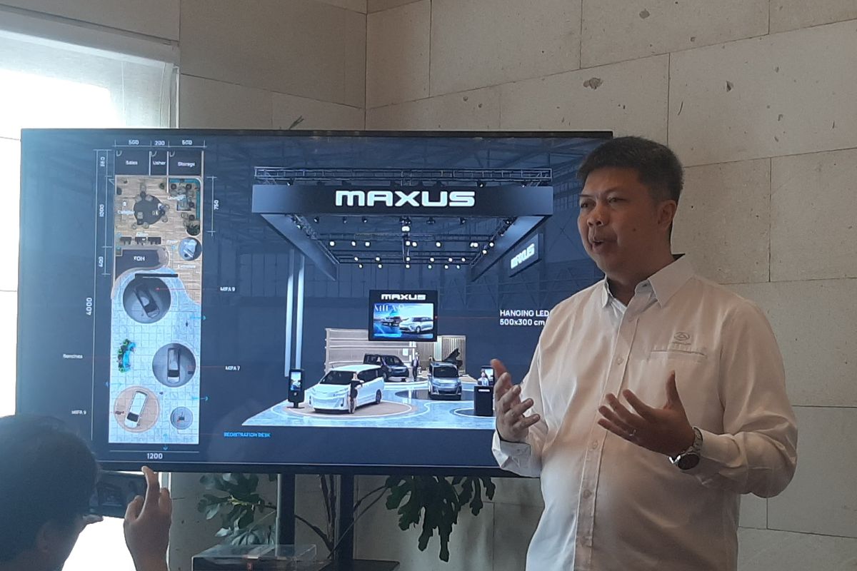 Chief Operating Officer PT Indomobil Energi Baru Yudhy Tan dalam diskusi Maxus Road to GIIAS 2025 di Menteng, Jakarta Pusat, Kamis (10/7/2025).