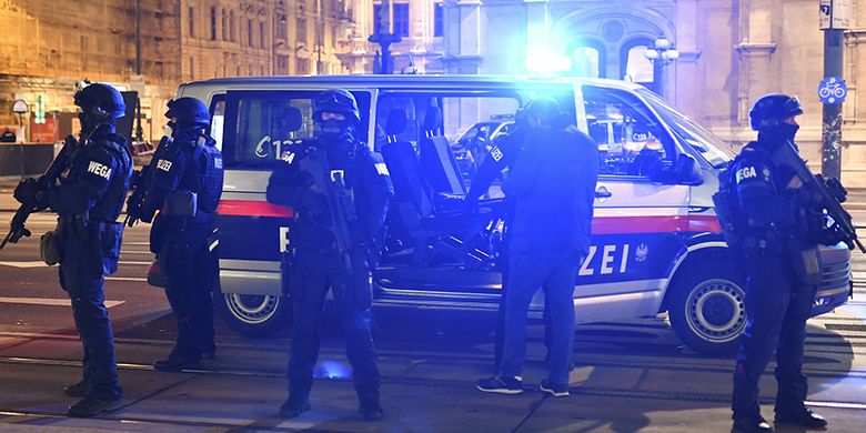 Viennese shooting suspect ISIS sympathizers, 4 civilians killed