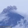 Gunung Semeru Erupsi Semburkan Kolom Abu Setinggi 1.000 Meter