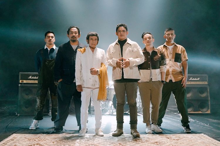 Dalam rangka menyambut bulan suci Ramadhan, grup band Ungu berkolaborasi dengan Rhoma Irama merilis sebuah lagu religi berjudul Andai Ku Tahu/Laa Illaha Illallah.