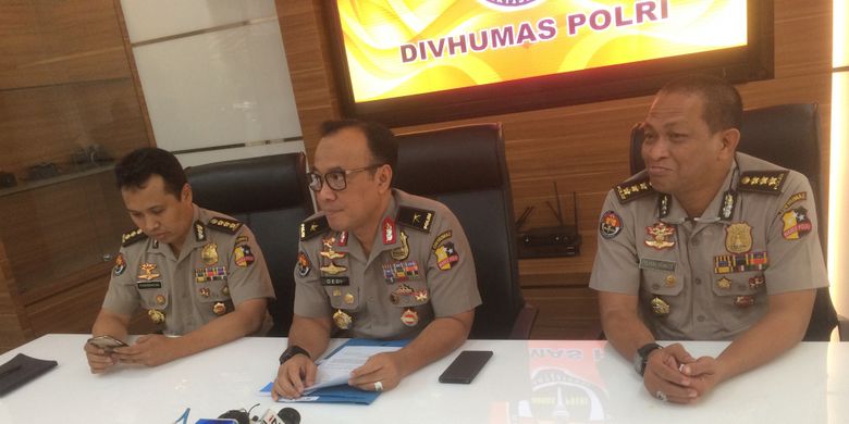 Kepala Biro Penerangan Masyarakat Divisi Humas Polri Brigjen Pol Dedi Prasetyo saat konferensi pers di Gedung Humas Mabes Polri, Jakarta Selatan, Selasa (8/1/2019).