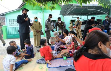 CEK—Walikota Madiun, Maidi mengecek kegiatan posyandu di Jalan Gajahmada, Kelurahan Manguharjo, Kecamatan Manguharjo, Kota Madiun, Jawa Timur, Selasa (10/5/2022).