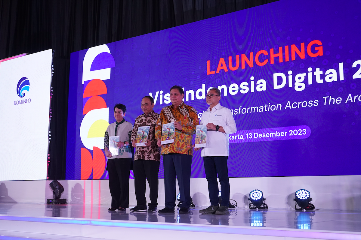 Kementerian Komunikasi dan Informatika meluncurkan Visi Indonesia Digital 2045 (VID2045), yang diselenggarakan pada Rabu (13/12). Sebagai inisiator, Kominfo bersinergi bersama Kementerian PPN/Bappenas dan Kementerian Koordinator Bidang  Perekonomian, serta didukung oleh lebih dari 50 institusi, seperti kementerian/lembaga, asosiasi, akademisi, dan hingga dunia usaha untuk menyelaraskan rencana pembangunan digital 20 tahun mendatang. 