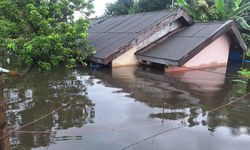Banjir Makassar, Tiga Kecamatan Terendam, Warga Mengungsi ke 27 Titik Pengungsian
