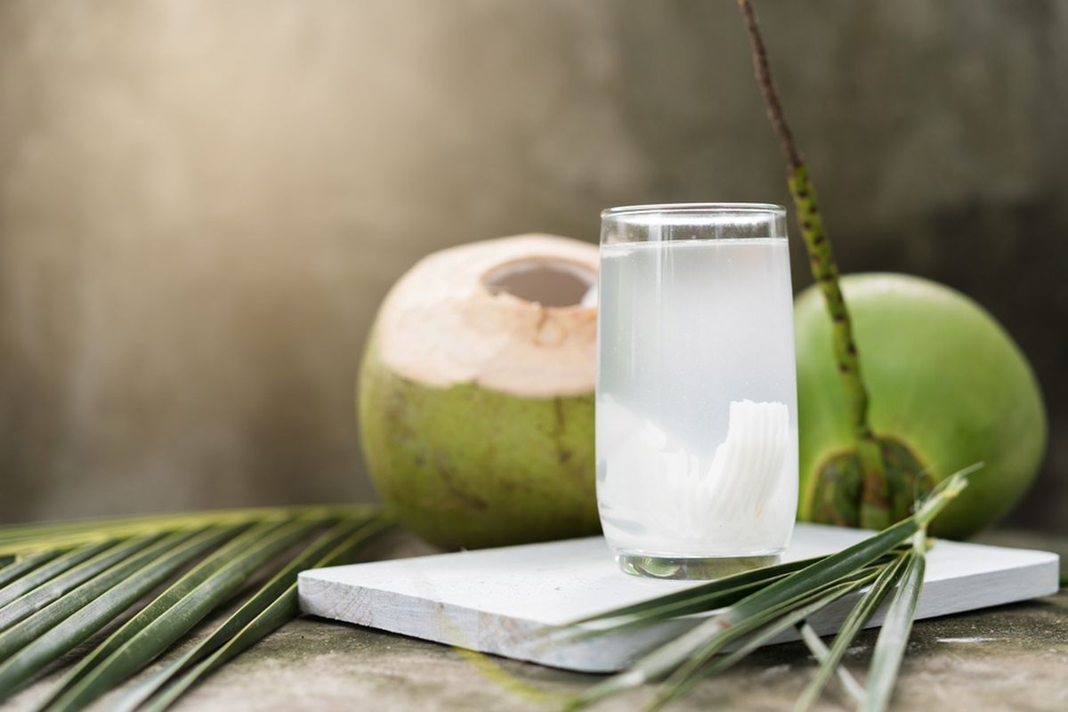 Beberapa jenis minuman alami diketahui mengandung nutrisi penting yang dapat meningkatkan fokus, memperbaiki fungsi kognitif, serta menjaga daya ingat tetap optimal.. Salah satunya adalah air kelapa