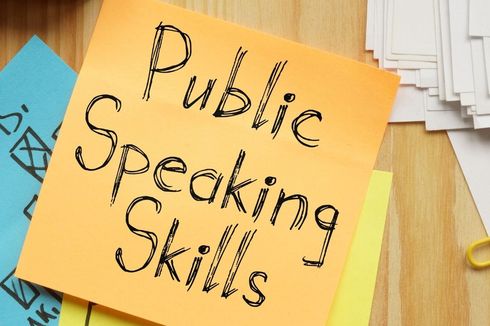 6 Tujuan Public Speaking Sesuai Target Audiens