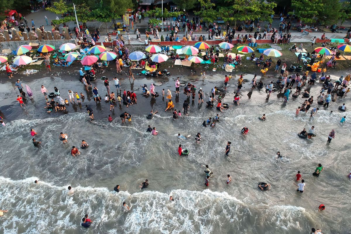 Pantai Alam Indah di Tegal: Daya Tarik, Harga Tiket, dan Rute Halaman all -  Kompas.com