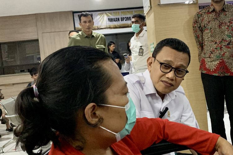 Penjelasan Menteri P2MI Karding Usai Fotonya Bermain Domino Bersama Raja Juli dan Aziz Wellang Viral