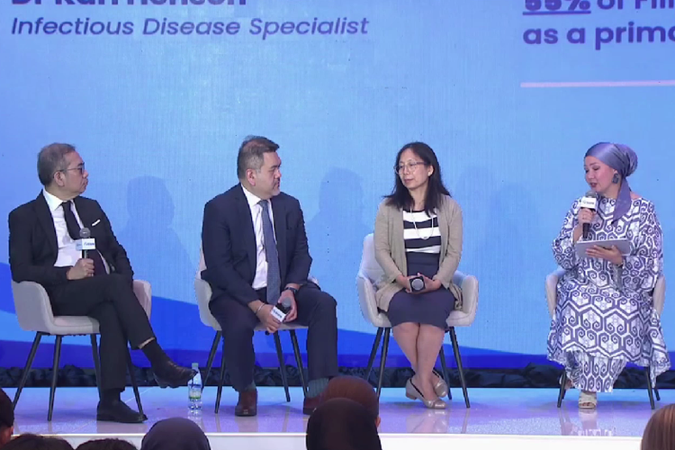 Tangkapan layar webinar For the Reasons That Matter yang diselenggarakan Pfizer Indonesia dalam rangka Pekan Imunisasi Dunia 2026 dan diikuti Kompas.com secara daring pada Selasa (28/4/2026). RSV pada lansia tidak hanya menyebabkan infeksi pernapasan, tetapi juga dapat memicu komplikasi serius hingga menurunkan kualitas hidup.