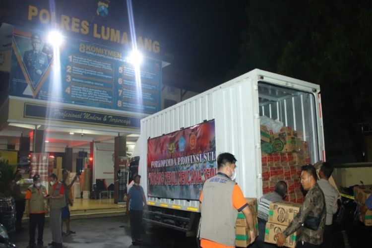 Bantuan Forkopimda Sulut Torang Peduli Bencana Semeru tiba di Polres Lumajang, Jawa Timur.