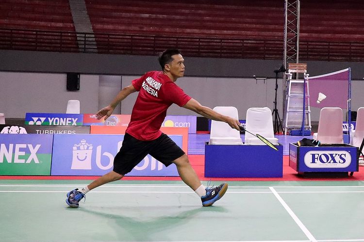 Wakil Indonesia di nomor tunggal putra SL3 Indonesia, Ukun Rukaendi, saat berjuang pada perempat final Indonesia Para Badminton International 2022 di GOR Among Rogo, Yogyakarta, Kamis (25/8/2022).