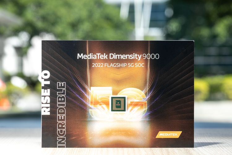 Chipset MediaTek Dimensity 9000.