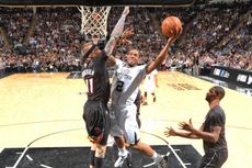 Kawhi Leonard Taklukkan LeBron James di AT&T Center