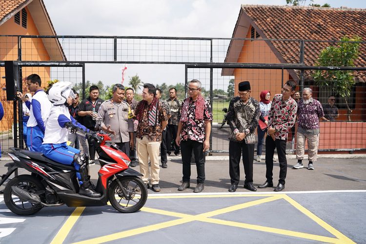 Yayasan Astra Honda Motor (AHM) menambah pusat pelatihan Safety Riding Lab Astra Honda yang ke-7 di Tasikmalaya, Jawa Barat. 
