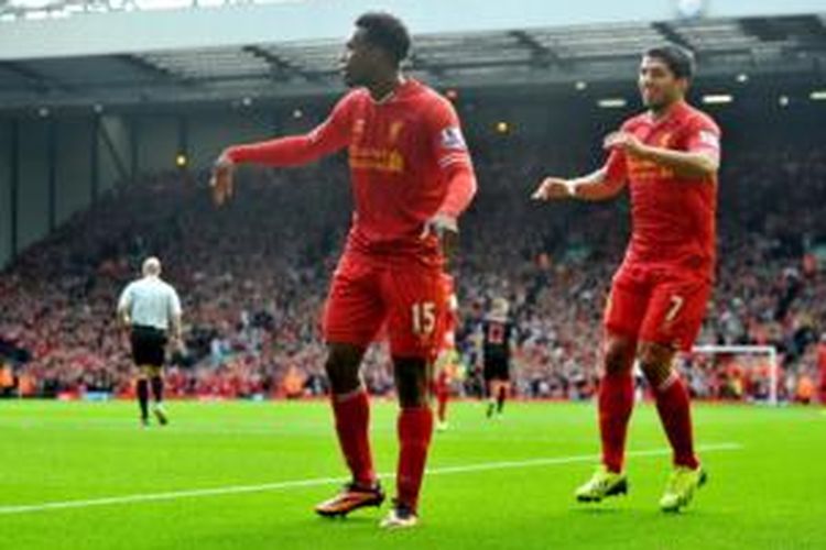 Dua striker Liverpool, Daniel Sturridge (kiri) dan Luis Suarez (kanan).