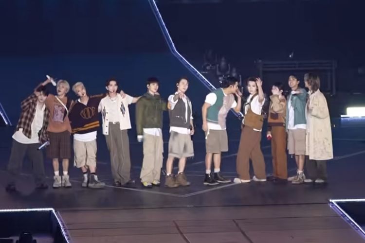 Gelar Konser di Jakarta, Intip 5 Gaya SEVENTEEN Saat Tampil di Beberapa Negara