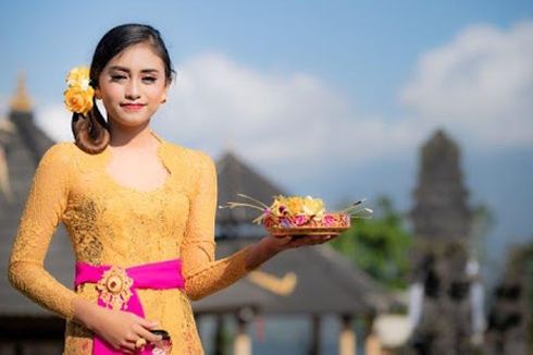 5 Pakaian Adat Bali Untuk Pria dan Wanita Beserta Makna Dibaliknya!