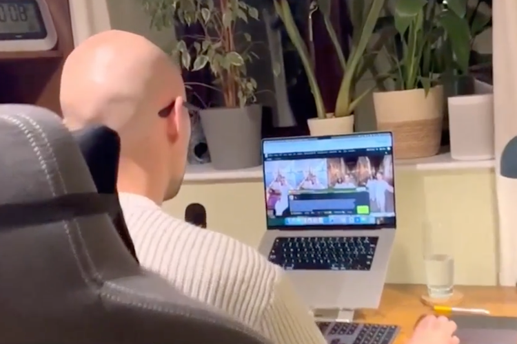 Pria Ini Pilih Resign dan Bikin Video AI Full-time, Penghasilannya Malah Naik