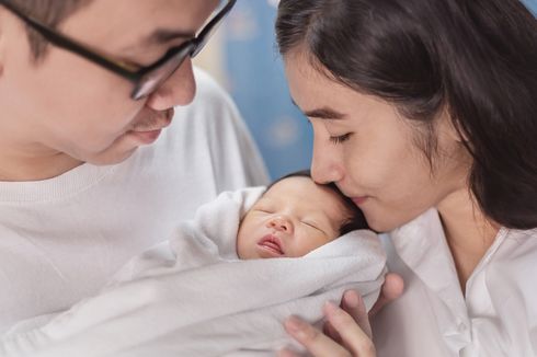 7 Pantangan Saat Menjenguk Bayi Baru Lahir