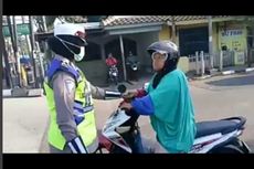 Viral, Ibu-ibu Pengendara Motor Bersitegang dengan Polwan