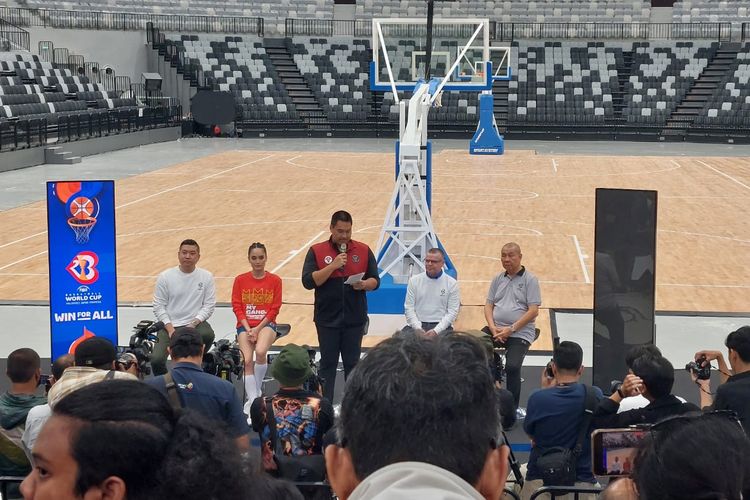 Menteri Pemuda dan Olahraga (Menpora) RI Dito Ariotedjo saat menghadiri acara pembukaan penjualan tiket FIBA World Cup atau Piala Dunia Bola Basket 2023 di Indonesia Arena dibuka pada hari ini, Selasa (11/6/2023) pukul 18.00 WIB. 