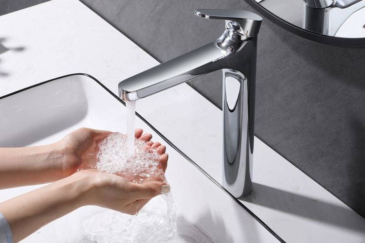 Mencuci tangan dengan sabun dan air bersih adalah salah satu tindakan pencegahan hepatitis yang bisa dilakukan.