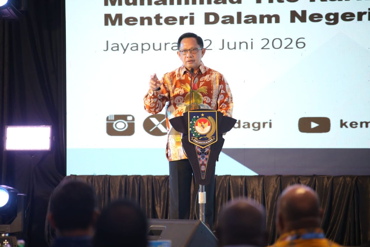 Menteri Dalam Negeri Tito Karnavian menghadiri acara Apresiasi Pemda Berprestasi Regional Papua di Hotel Suni Abepura, Kota Jayapura, Senin (22/6/2026).