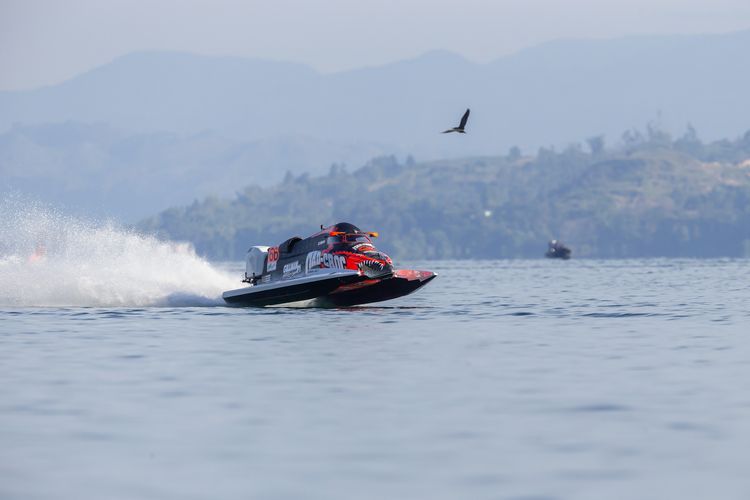 Ajang balap perahu motor F1Powerboat bakal berlangsung di Danau Toba pada 2-3 Maret 2024.