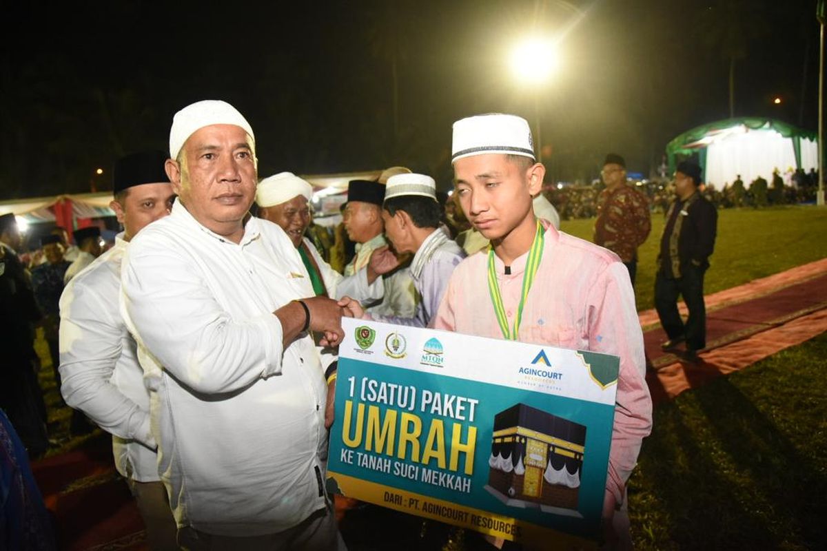 PT Agincourt Resources memberikan dukungan berupa paket umrah bagi juara 1 lomba MTQ senilai Rp 35 juta. 